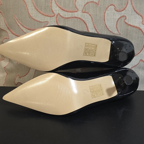 Black kitten heels size 35 = US 4.5 / 5 - Picture 3 of 5
